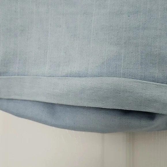 SIZE 16 OLD NAVY WOMAN'S DENIM SHORTS - Picture 5 of 9